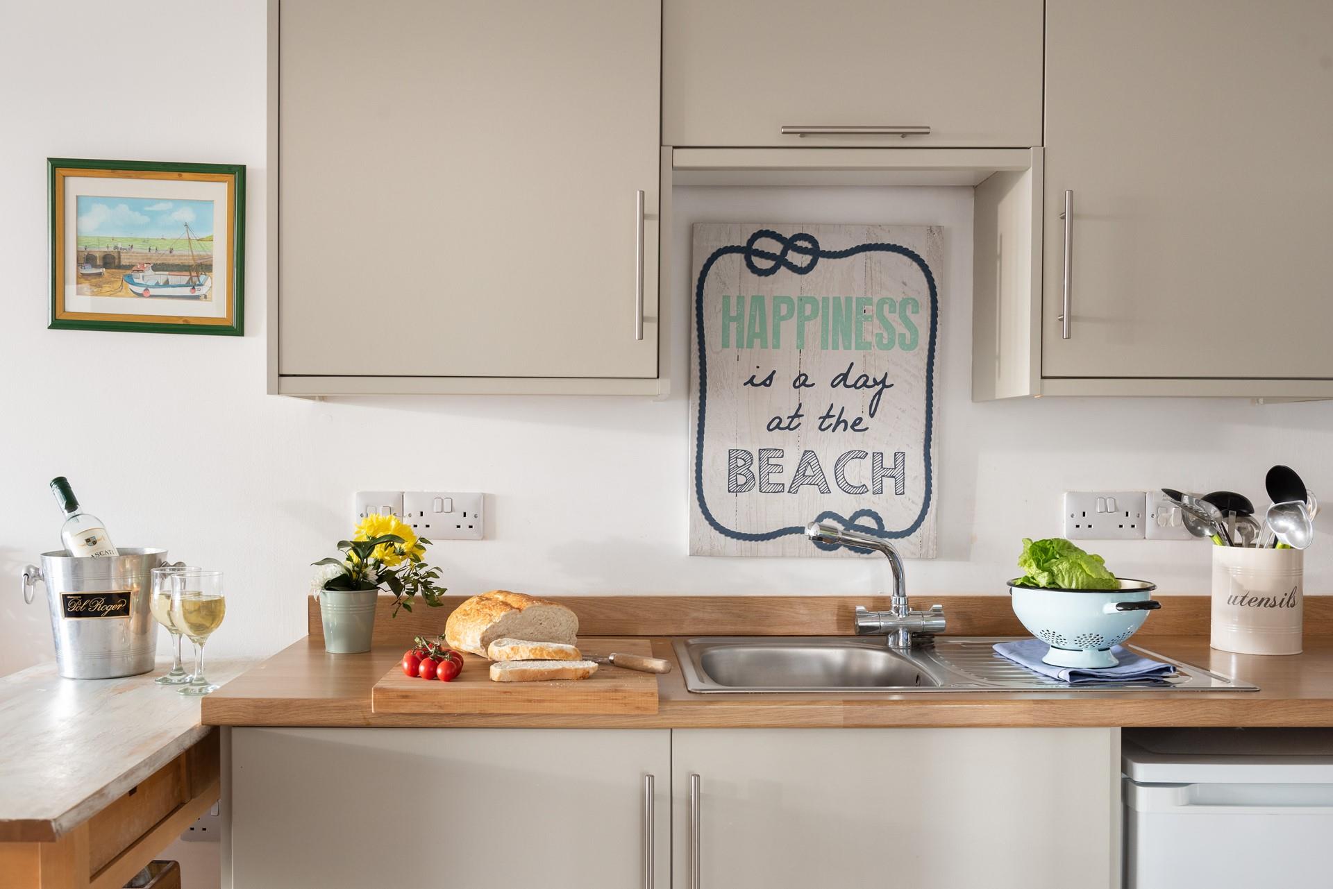 With the Tate gallery, shops, beaches and watersports right on your doorstep, One Seawinds is the perfect place to come back to refuel.