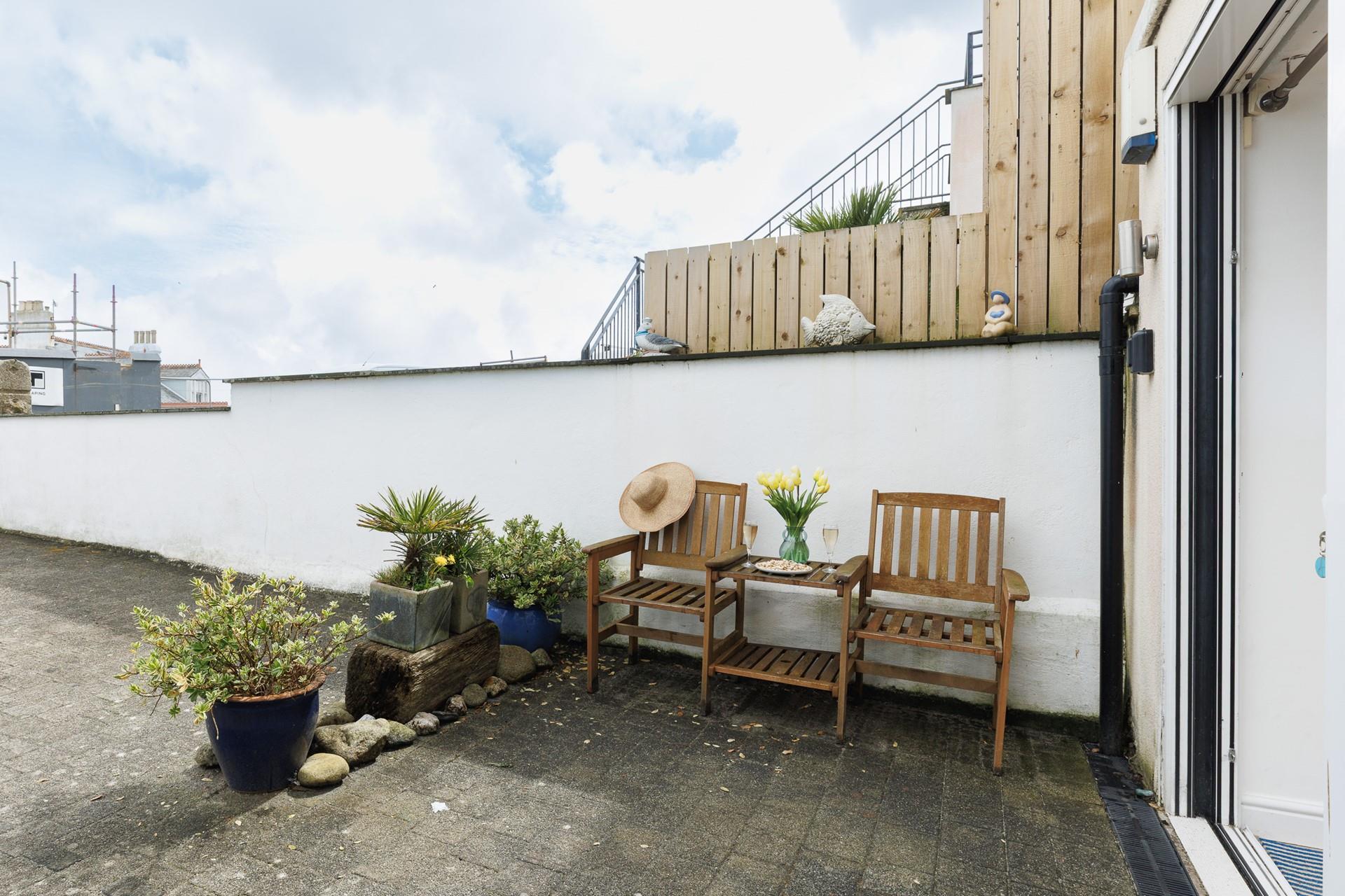 Open up the doors and enjoy dinner outside. 