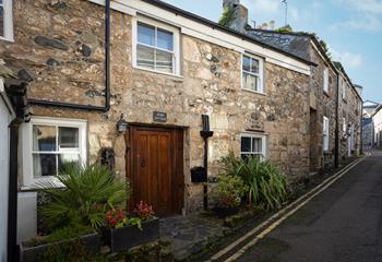 A truly enchanting retreat, Pump Cottage is a listed cottage just a minute's walk from the heart of St Ives.
