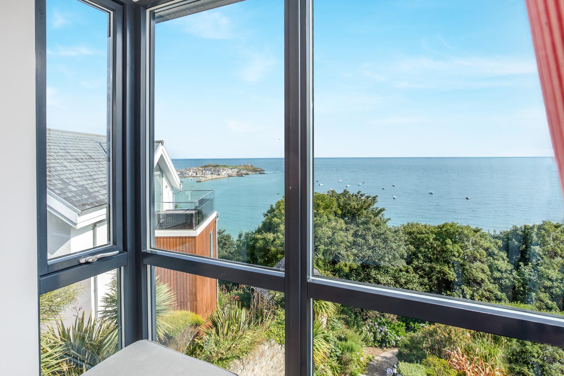 Stroll down to the tropical sands of Porthminster beach for a morning dip.