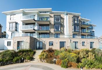 Located just a short stroll away from the soft sands of Porthminster beach.
