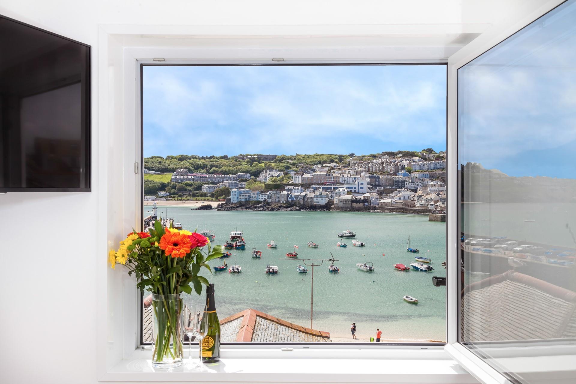 Harbour Watch Downalong Aspects Holidays