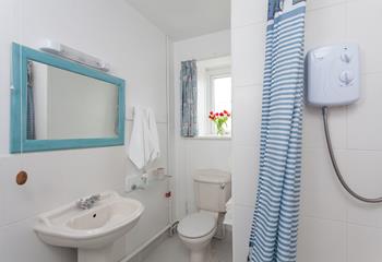 The main bathroom provides you with all the space you need to get ready for a day out.