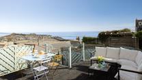 Dine al fresco under the sun with panoramic views over St Ives. 