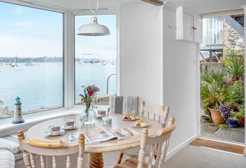 Meals together are made all the more enjoyable by the spectacular harbour views!