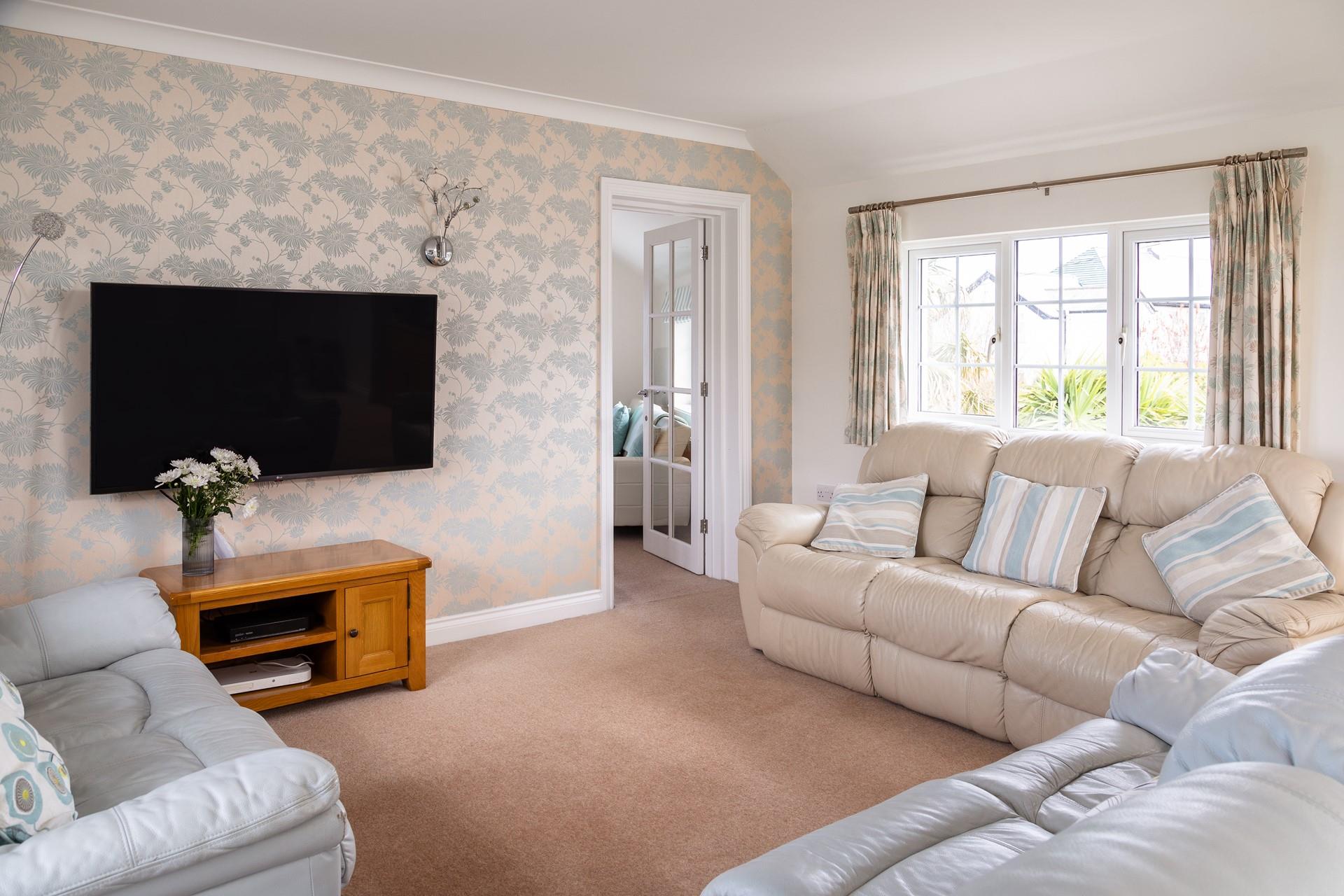 Relax and unwind in the comfortable leather recliners, making plans for the days ahead. 