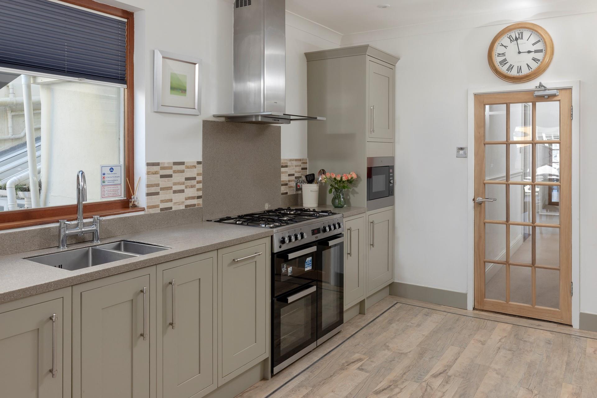 The large kitchen provides you with plenty of space to cook up a storm!