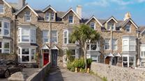 Located within walking distance of Porthminster beach, you can park up and spend your days relaxing on its white sands.