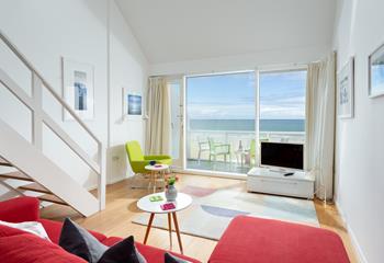 Bright and airy, the apartment benefits from stunning sea views. 