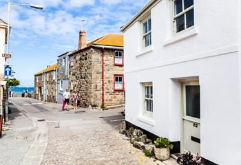 You are only a few steps away from the turquoise waters of Porthmeor.