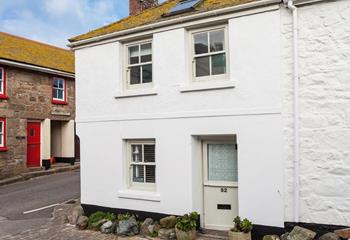 You are in the perfect location to explore the cobbled streets of St Ives.