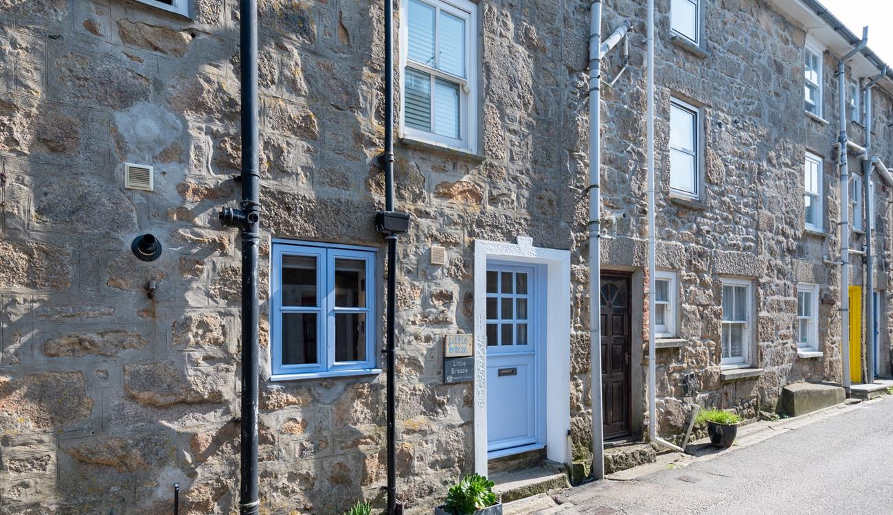 Conveniently located, you're just a two-minute walk from Porthmeor beach!