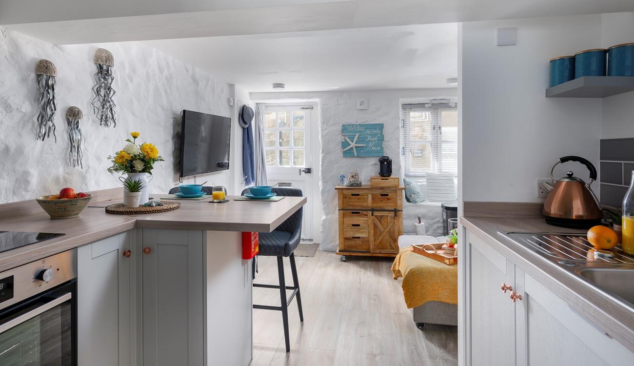 Make yourself a picnic and enjoy a trip to the beach, just minutes away. 