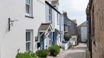 Cobblestreet Cottage is located on an enchanting street on Bunkers Hill.
