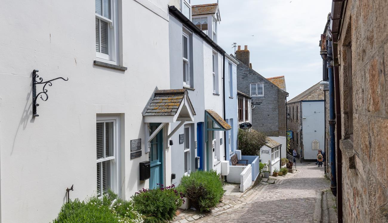 Cobblestreet Cottage is located on an enchanting street on Bunkers Hill.