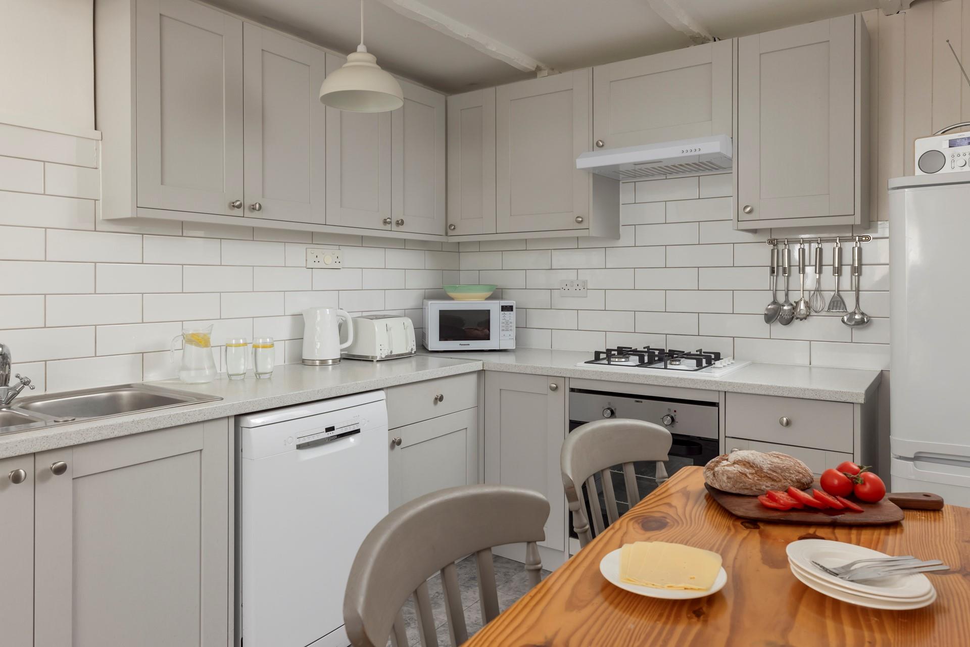 Wander into St Ives and treat yourself to some fresh produce from the local deli and bakeries.