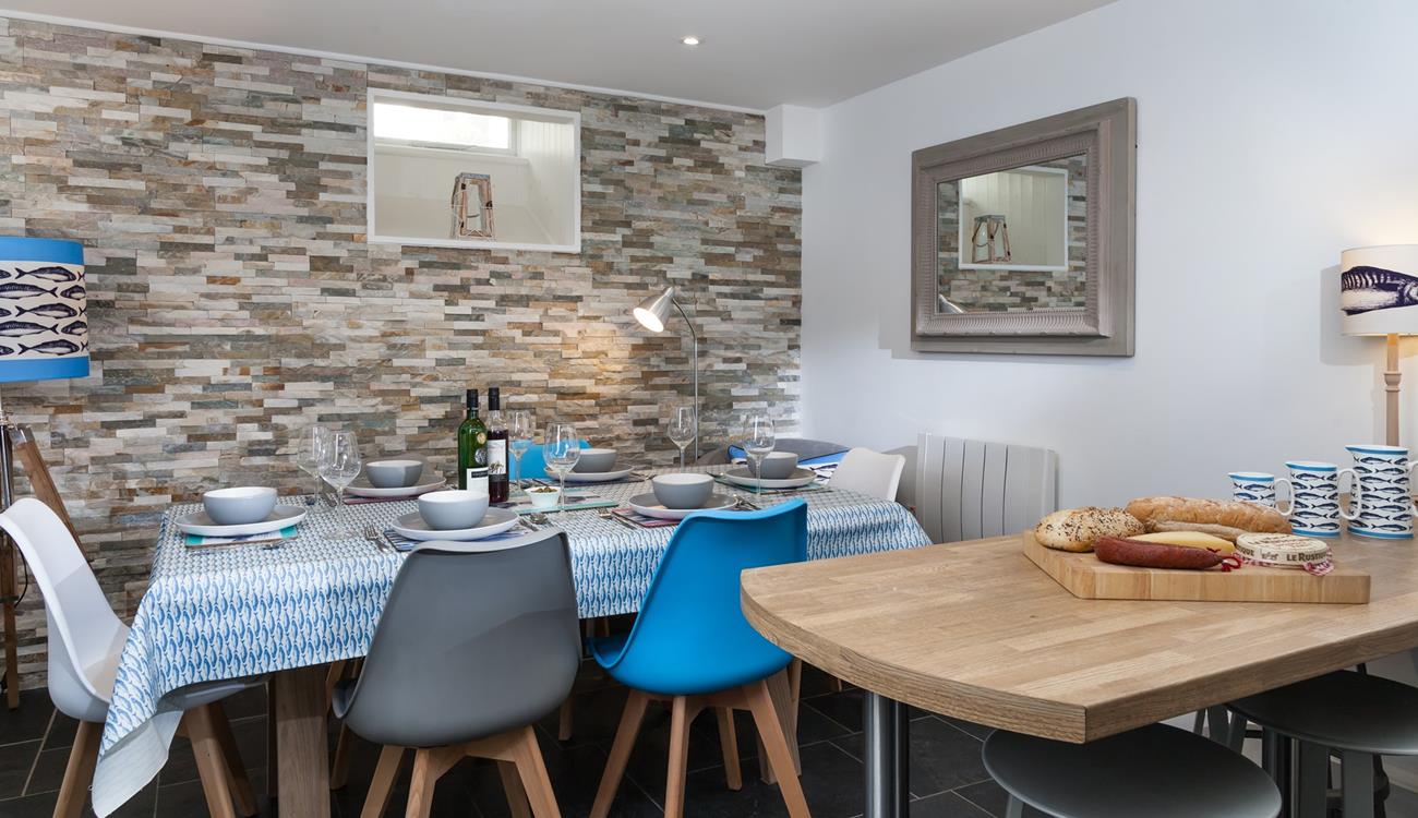 Nautical decor flows throughout the property, reminding you just how close to the sea you are.