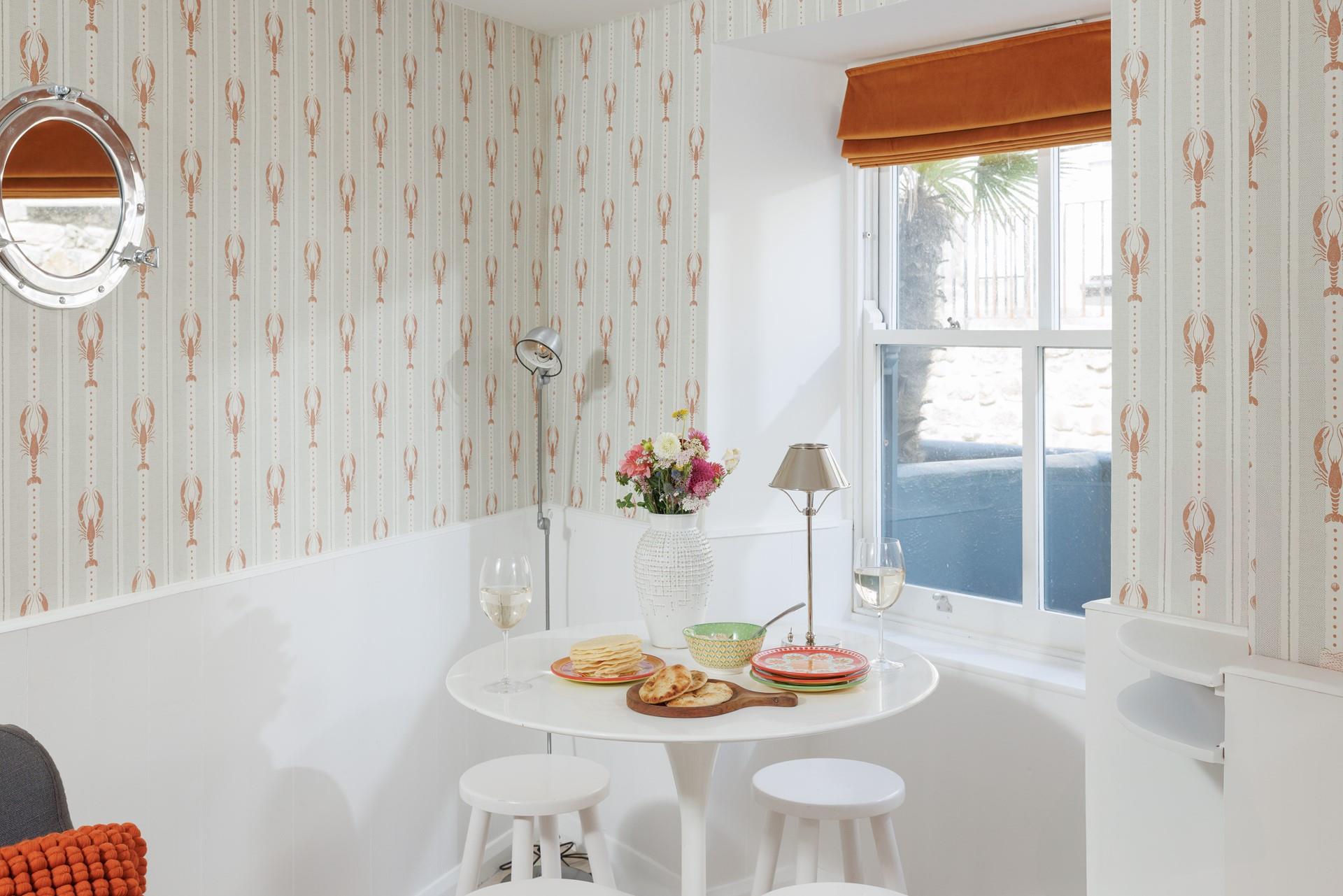 Tuck into a hearty feast to end the day.