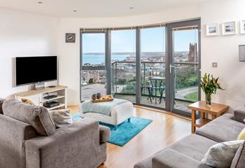 Large windows and glass doors mean you can make the most of the spectacular views!