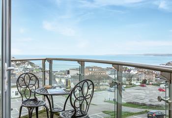 Located on the second floor, Coastal View has stunning sea views across Newquay.