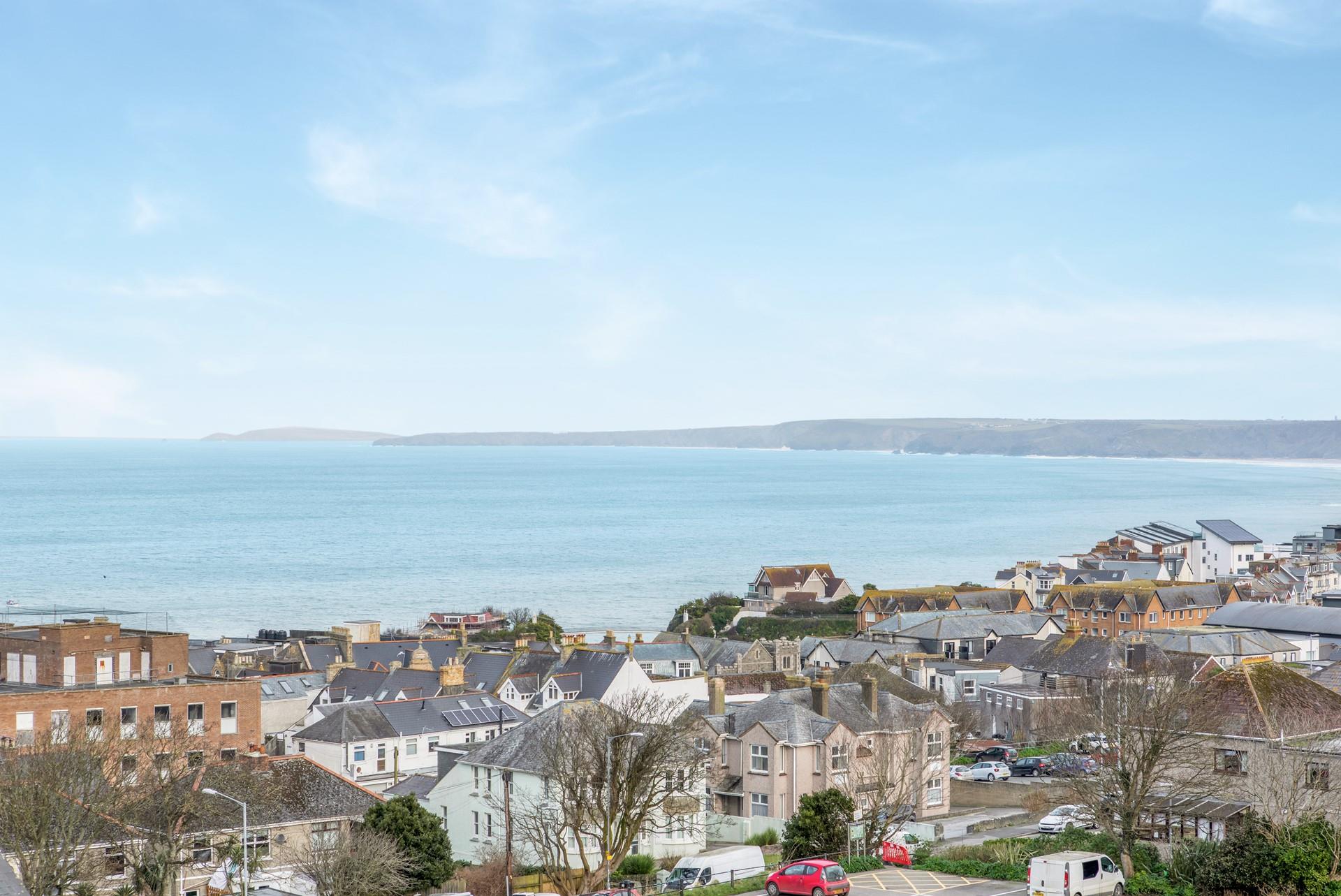 With gorgeous views, what better way to spend an afternoon than sitting on the balcony with a nice G&T!