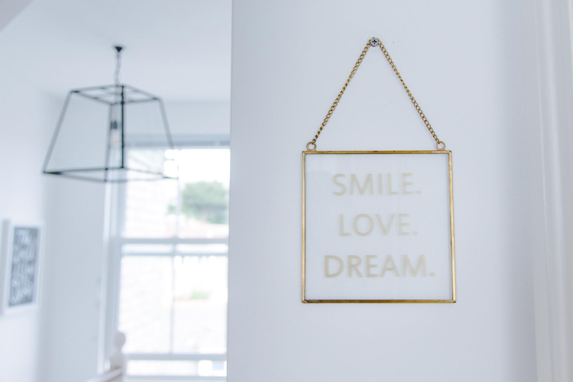 8 Trenwith Place features contemporary styling throughout.