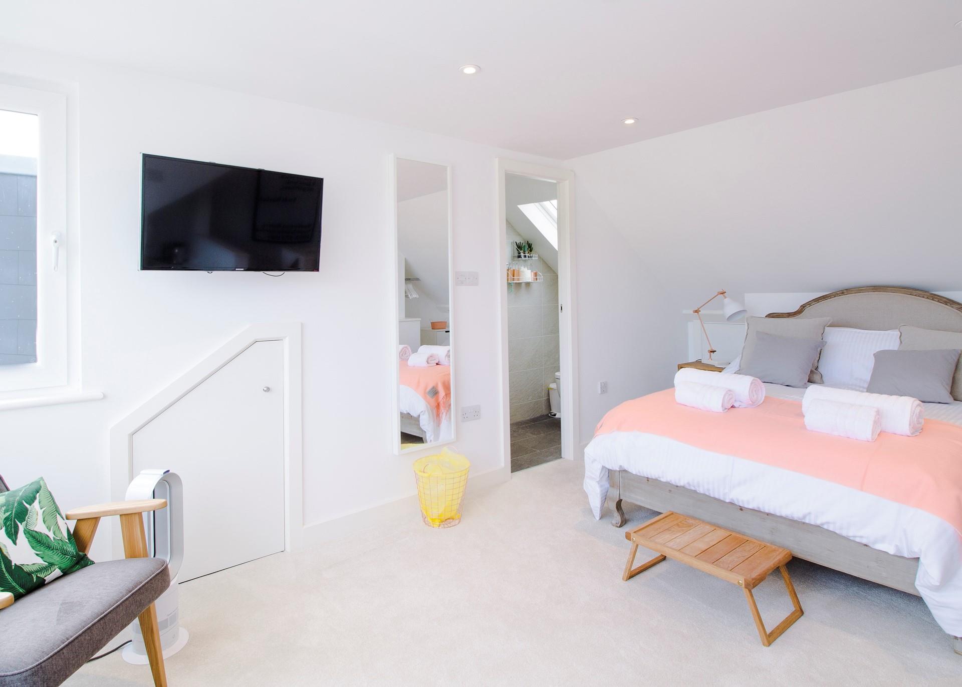 If you can drag yourself out of the cosy bed, get ready in the en suite.