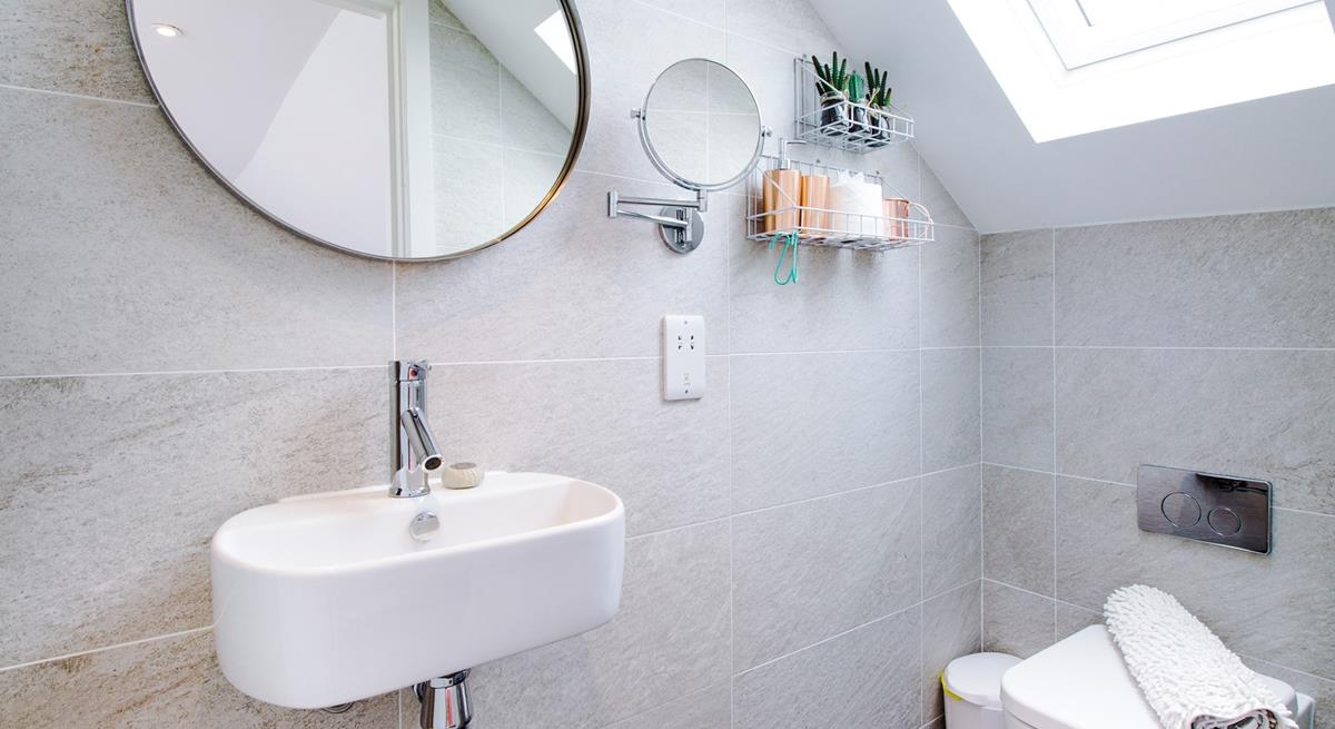 Wash off the sand in the en suite and get ready to spend the evening in town.