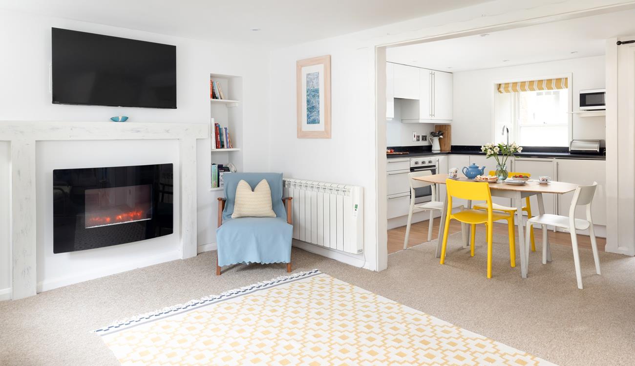 The bright and spacious living area provides a space for you to relax in the evening.
