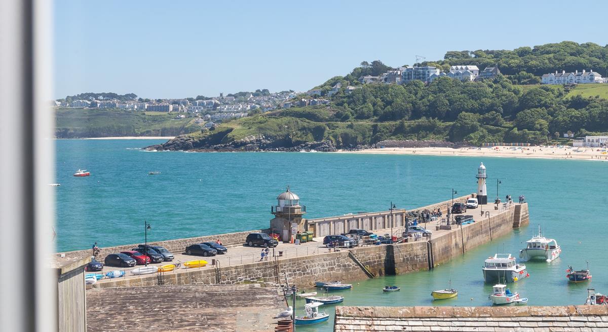 Located in the heart of St Ives, Seascape enjoys exquisite views.