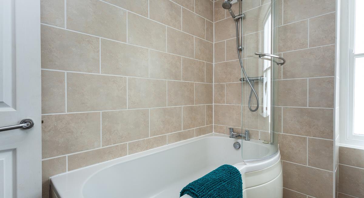 After a day of sun, sea and sand, indulge in a hot soak with lots of bubbles! 