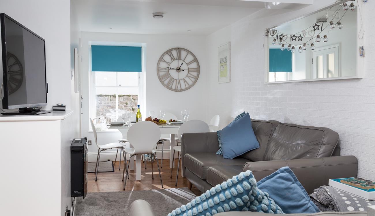 Stylish and modern, the lounge offers the ideal space to relax as a family.