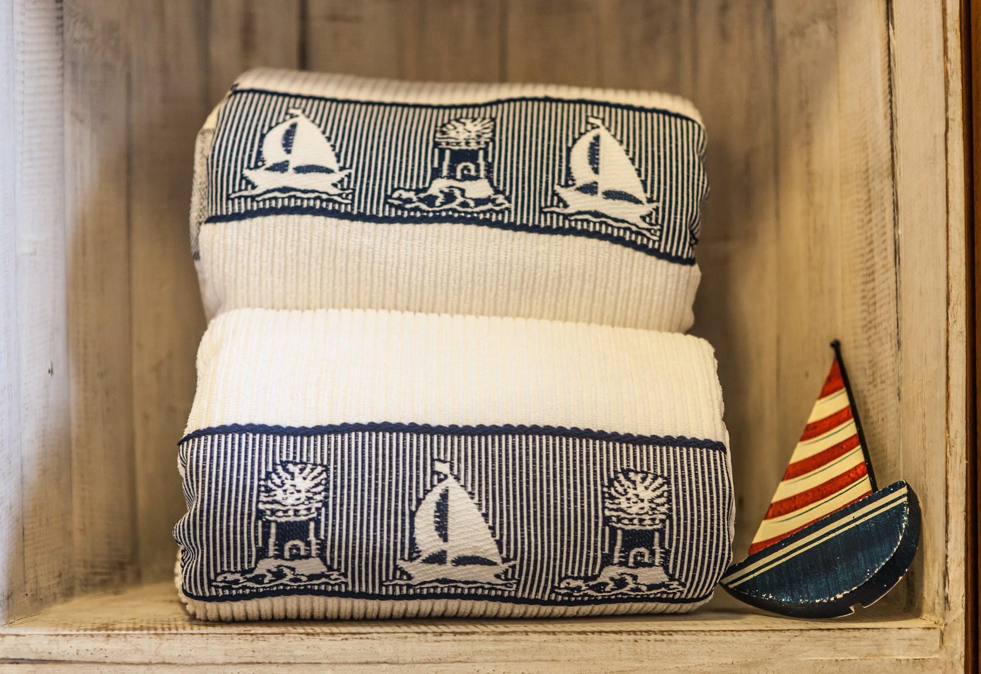 Lynvale is tastefully decorated with a seaside theme.