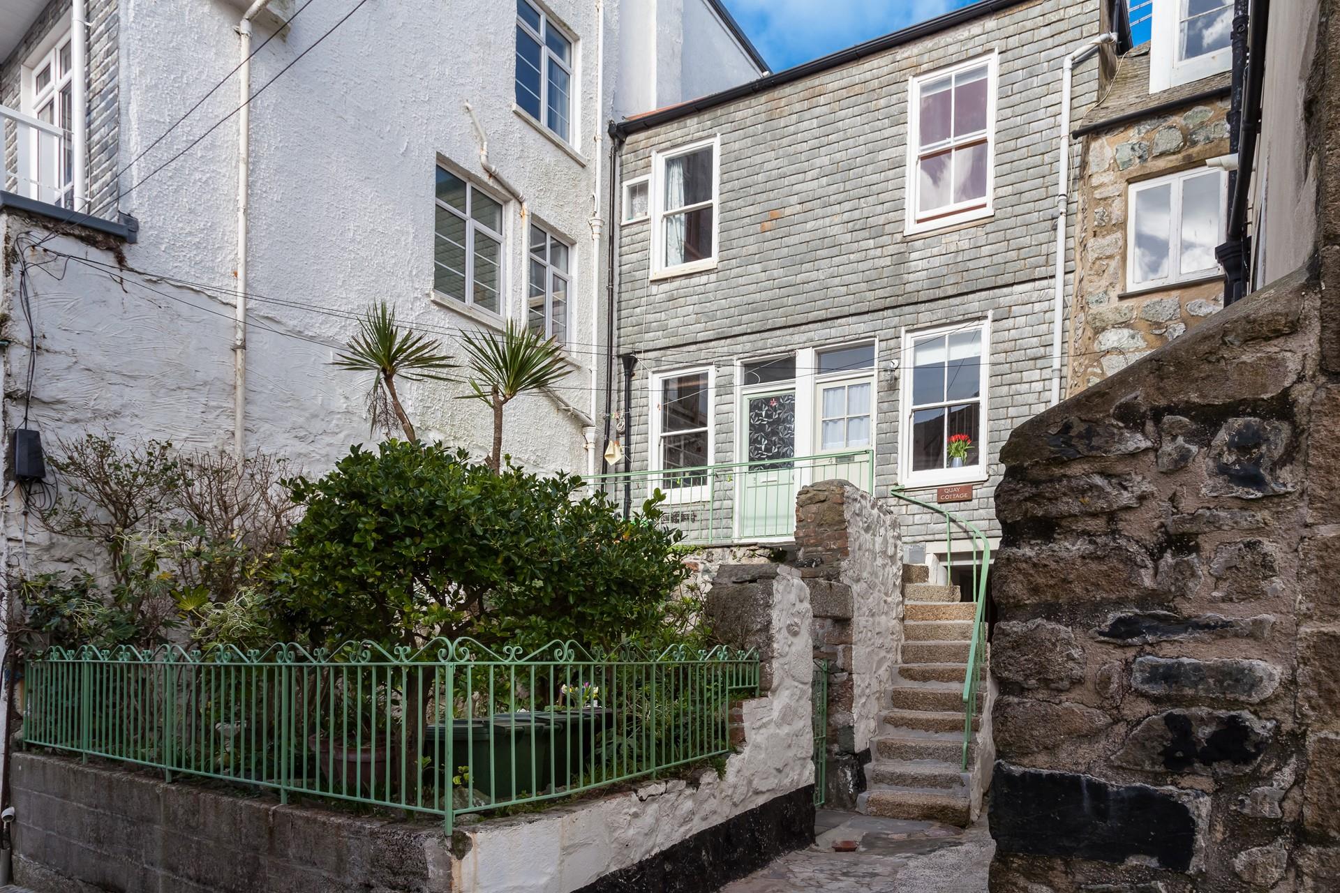 Quay Cottage is a delightful 19th-century fisherman's cottage.