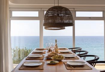 The stunning views will make holiday mealtimes unforgettable.