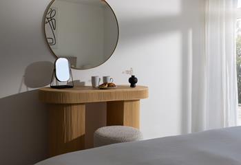 A chic corner for getting ready before heading out to explore this beautiful corner of Cornwall.