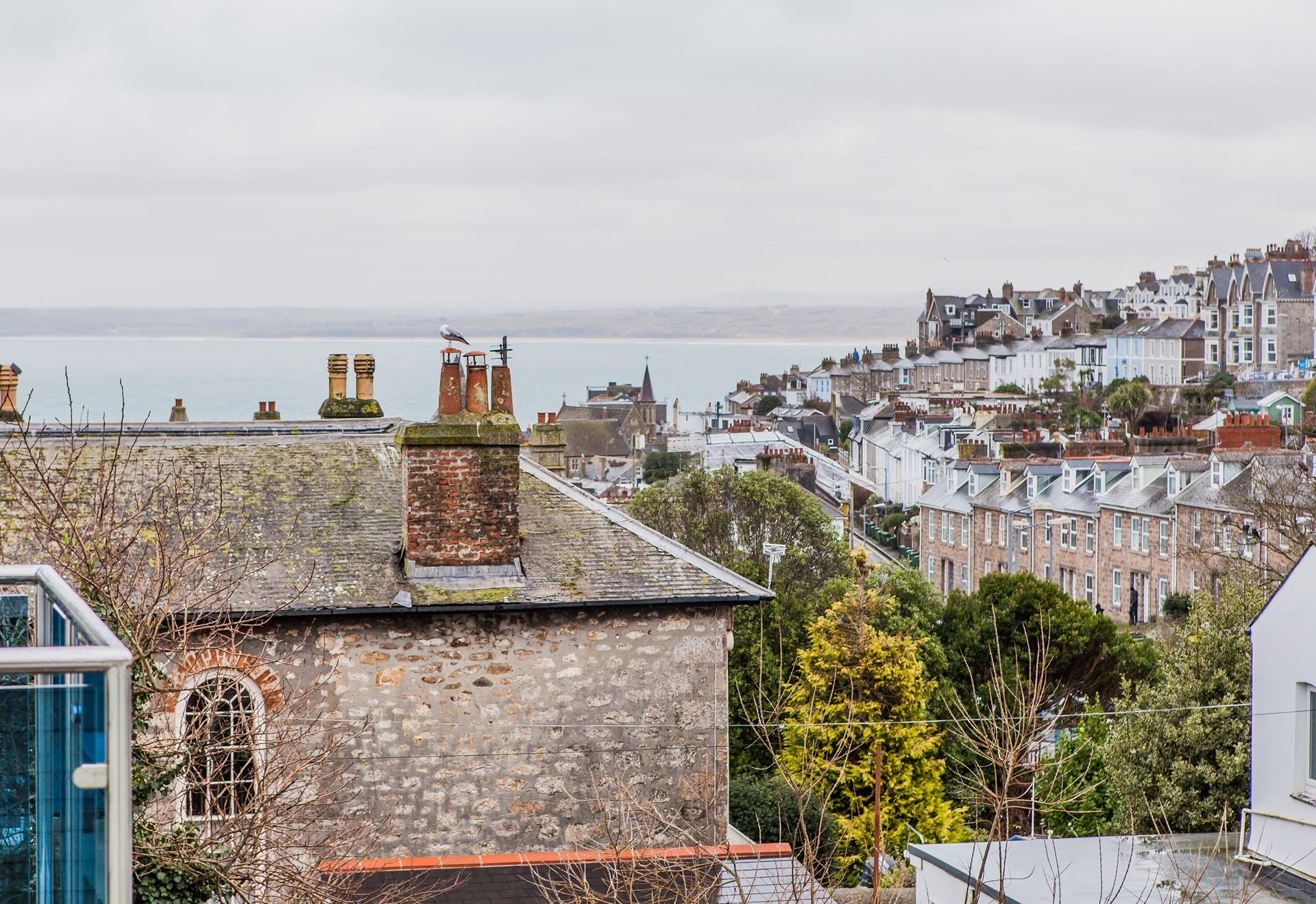 The views from this fabulous apartment are worthy of a postcard!