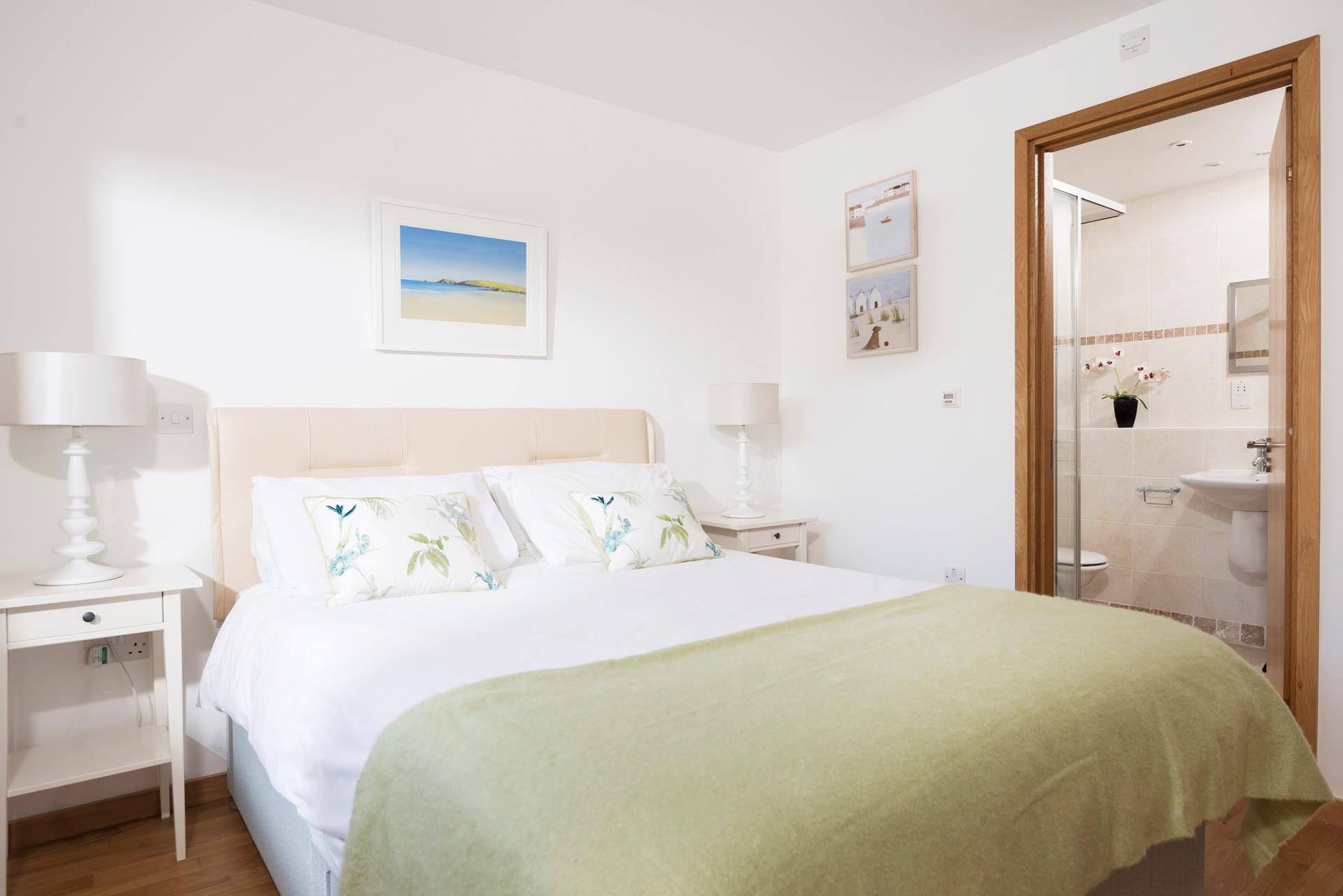 Step out of bed, have an invigorating shower and get ready to explore the quirky, historic streets of Falmouth!