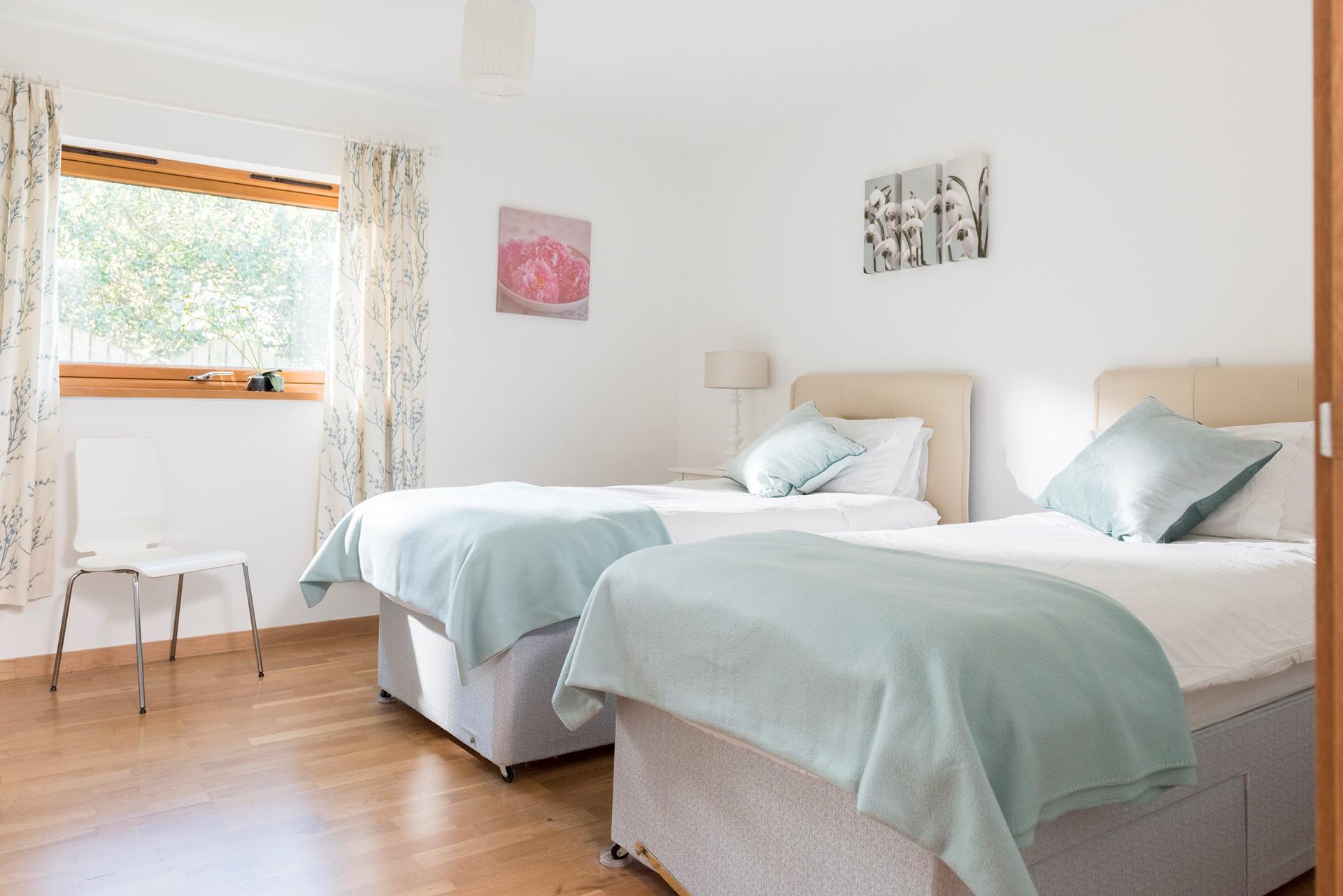 The spacious twin room can either be made up as twins or a king size bed offering guests flexible sleeping arrangements.