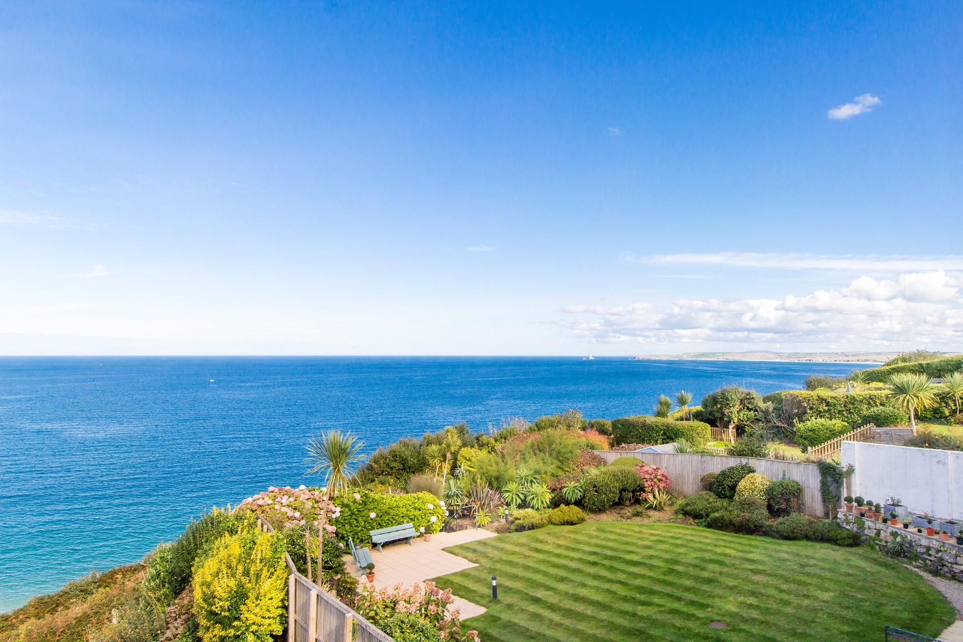 Clearwater benefits from this gloriously green communal garden. 