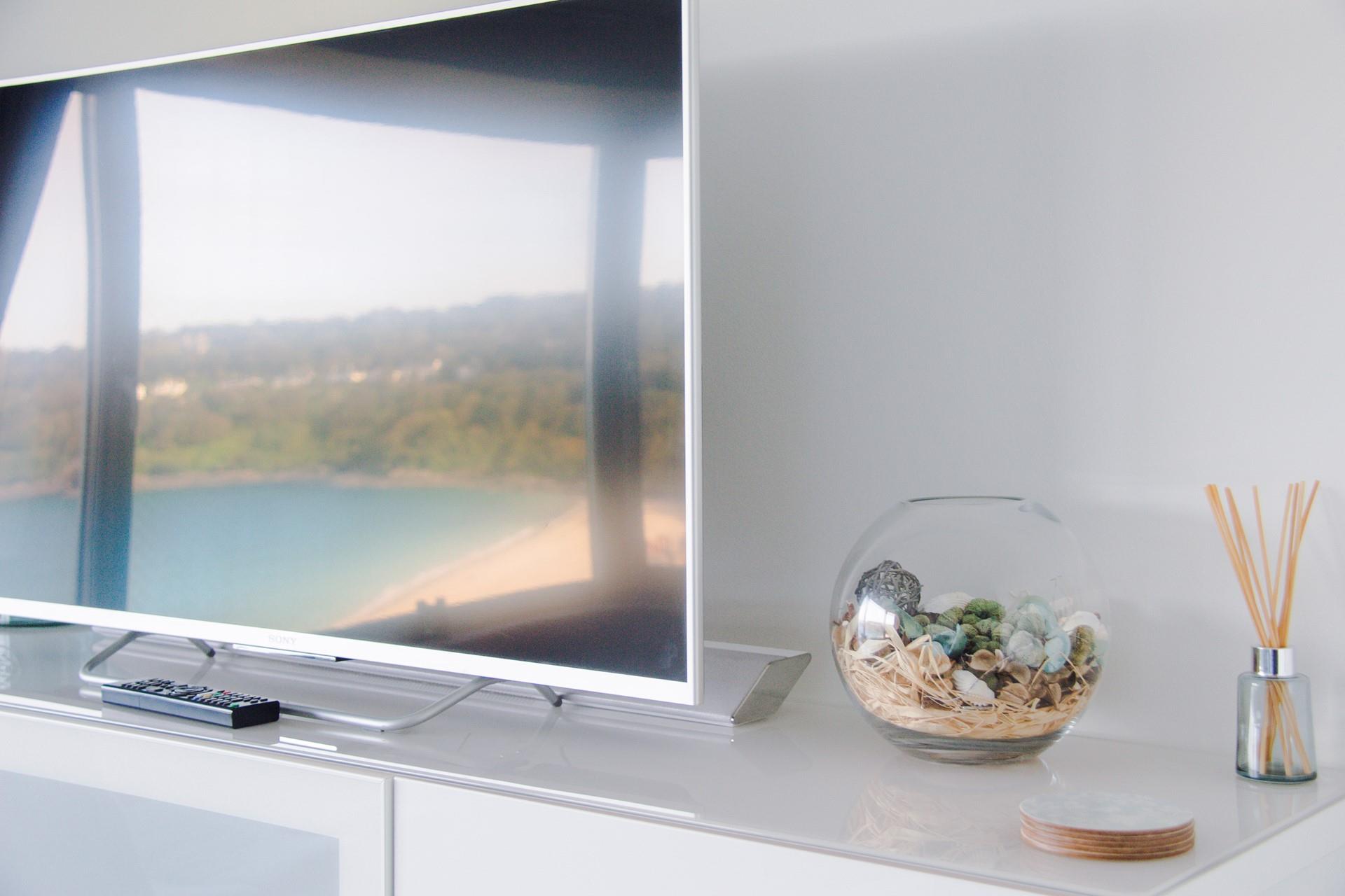The apartment features a large Smart TV with Netflix for those quiet evenings in your holiday home.