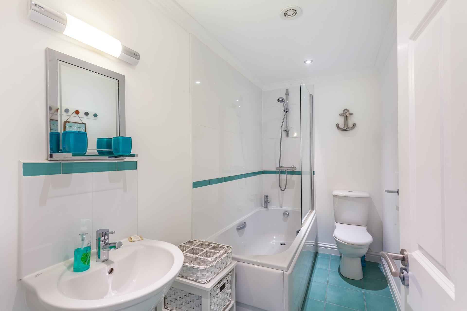 After a fun-packed day exploring St Ives, return home and indulge in a bubbly soak before dinner.