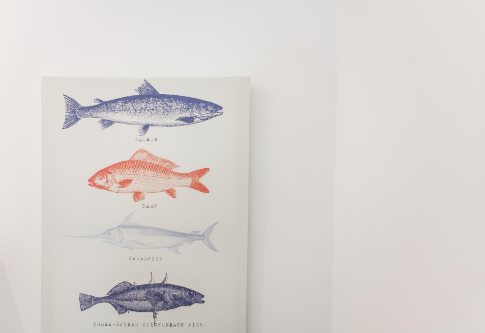 We love the beautiful nautical-themed decor that captures the charm of a seaside holiday!