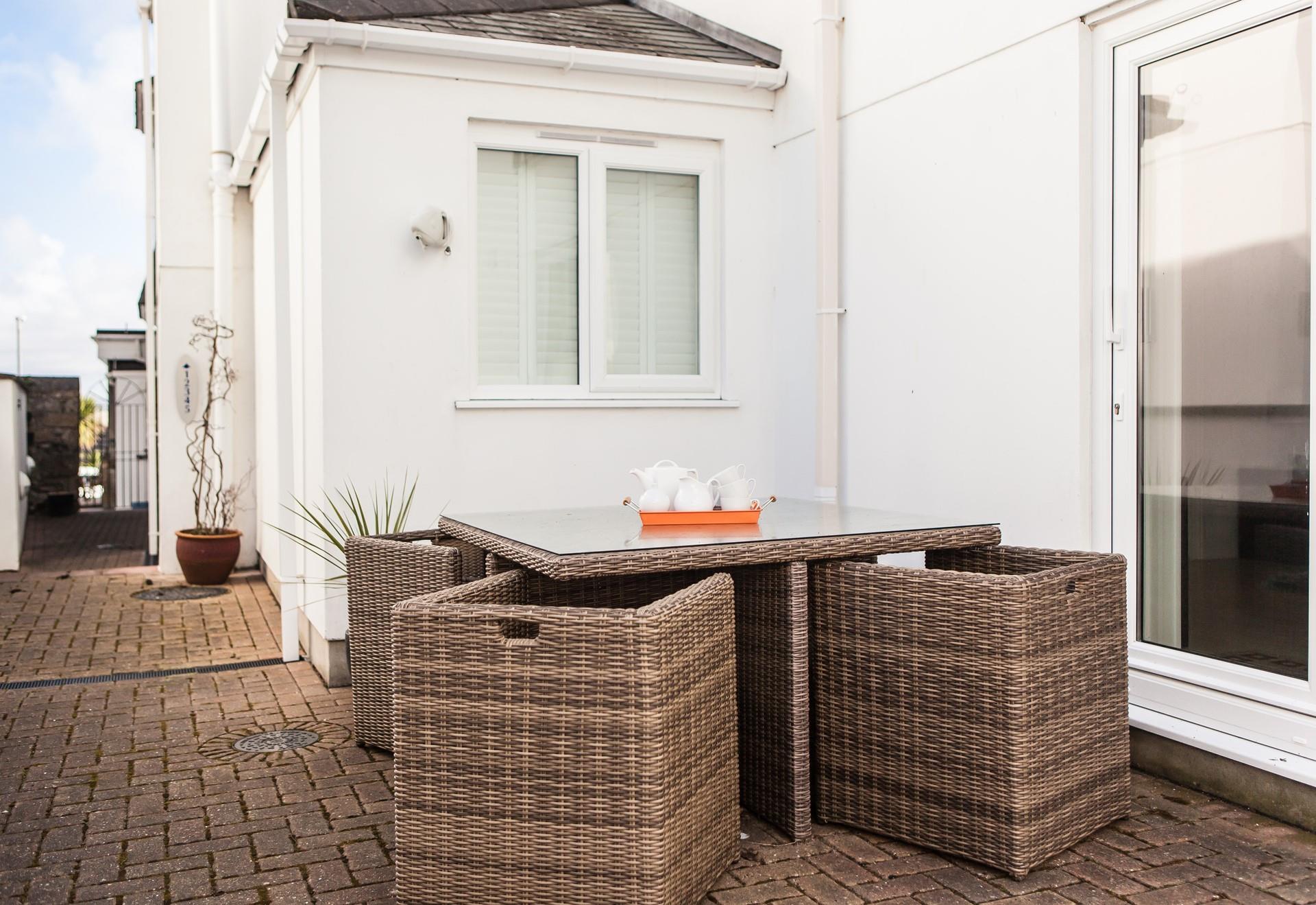 On warm mornings enjoy your first hot drink of the day in the private outside area.