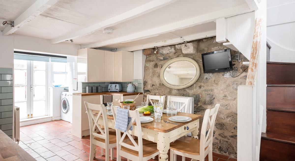 The dining table has seating for 6 people so the whole family can catch up over mealtimes.