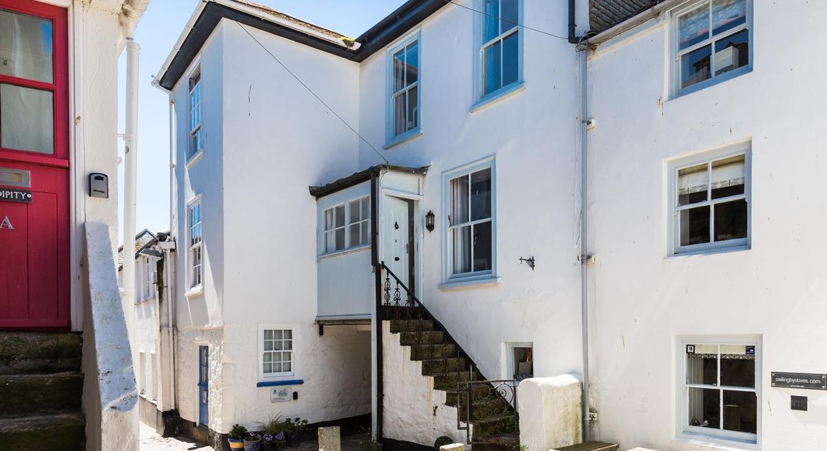 Tucked away, yet moments from the harbourside, perfect for exploring all St Ives has to offer.