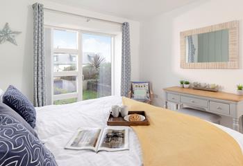 Bright and sunny, wake up to the gorgeous location, elevated in St Ives. 
