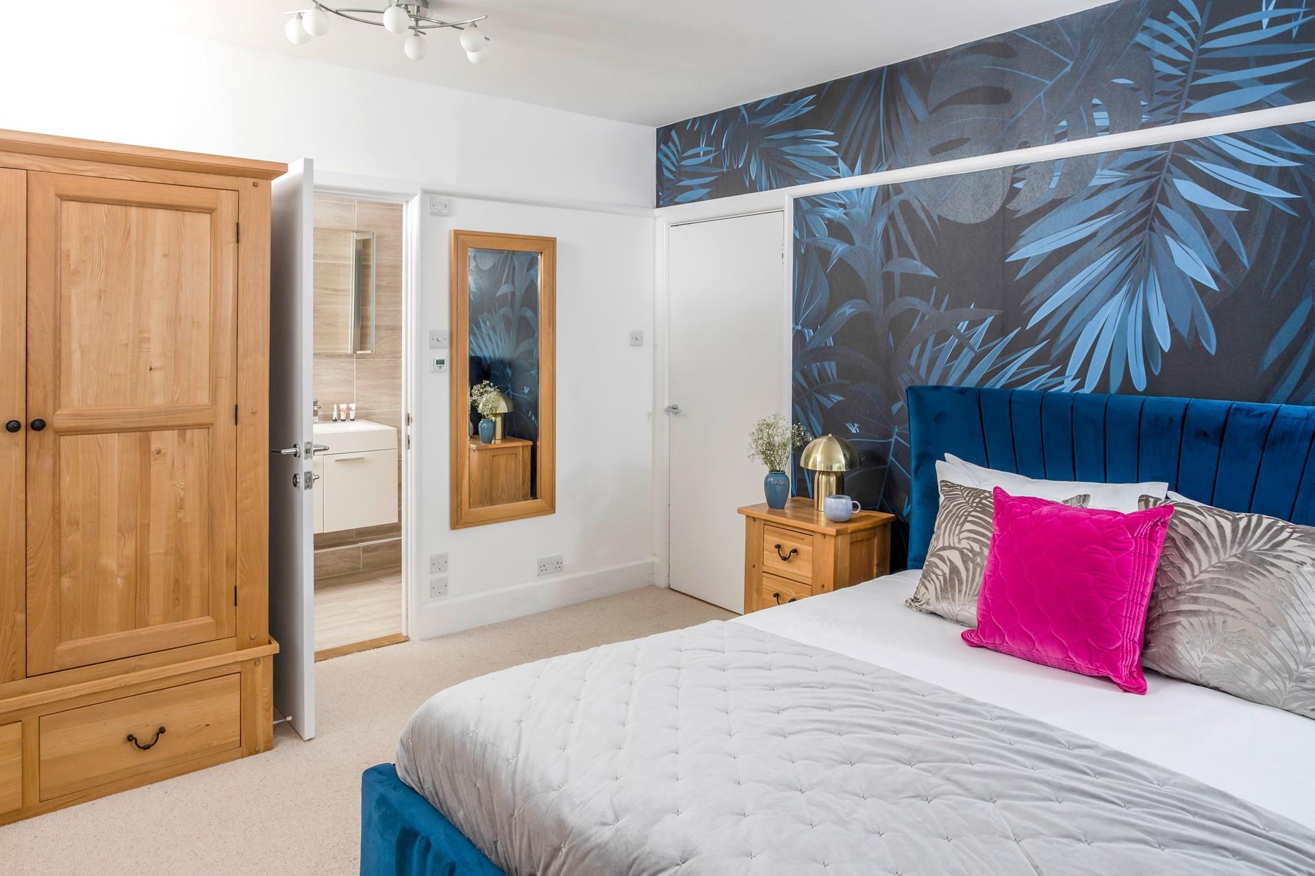 Wake up and wander into the en suite to get ready for the day.