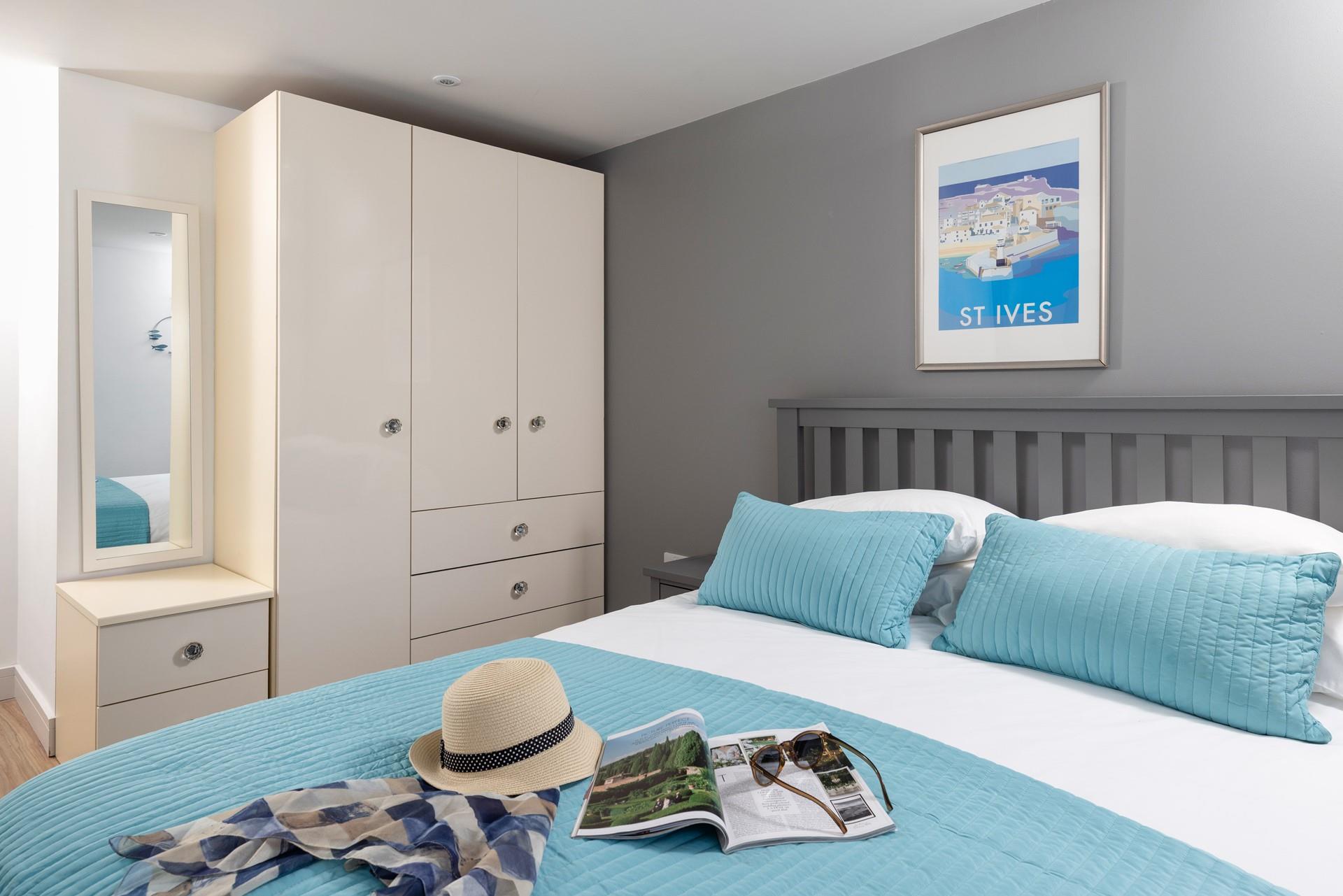 Spend the evening in St Ives, exploring on foot.