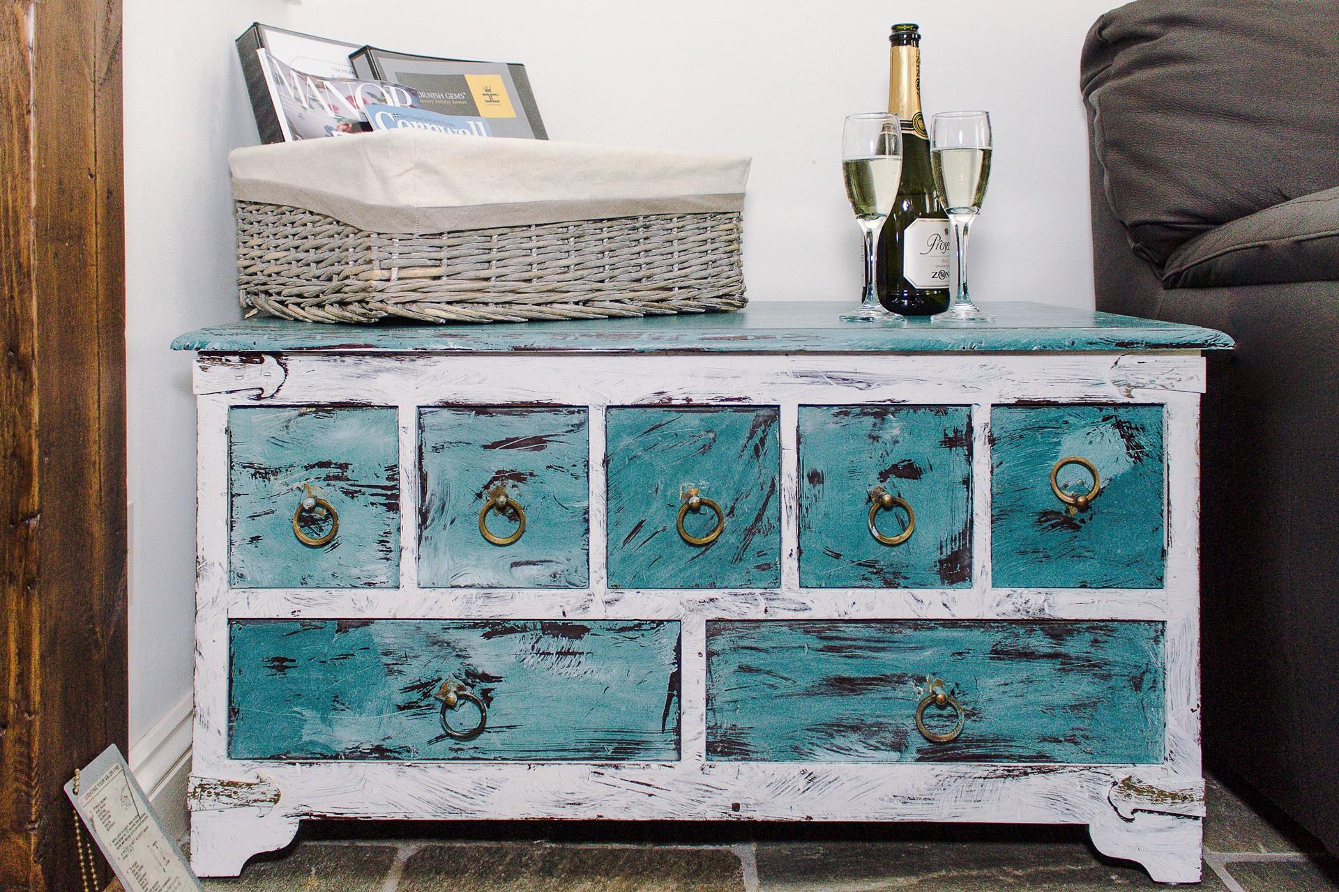 Unique touches of nautical design remind you just how close to the sea you are.